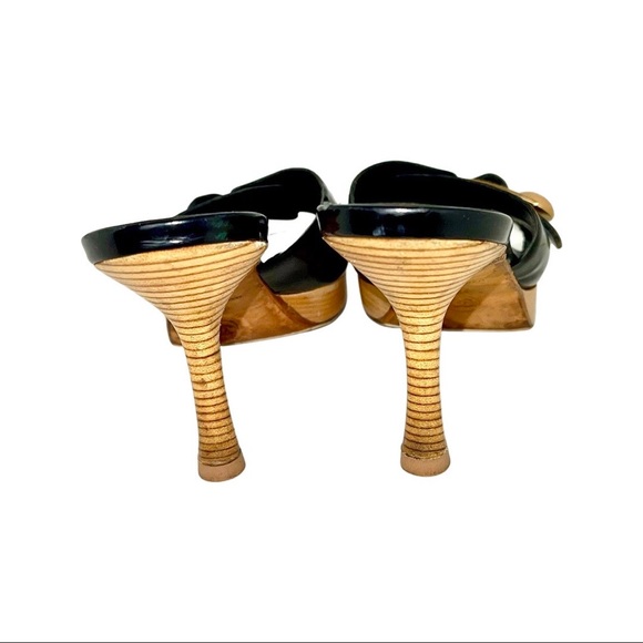 Chanel slides black patent with wood heels and button decor size 39 1/2 - Picture 5 of 6